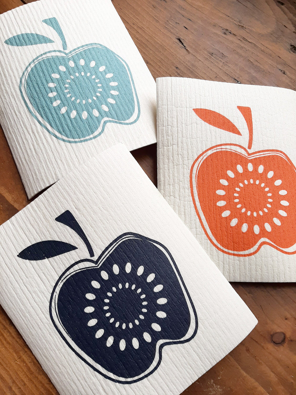 2er Set nachhaltige Schwammtücher mit Apfel-Motiv, blau / weiß, Siebdruck manuell, 70iger Jahre, waschbares Schwammtuch vegan, Retro