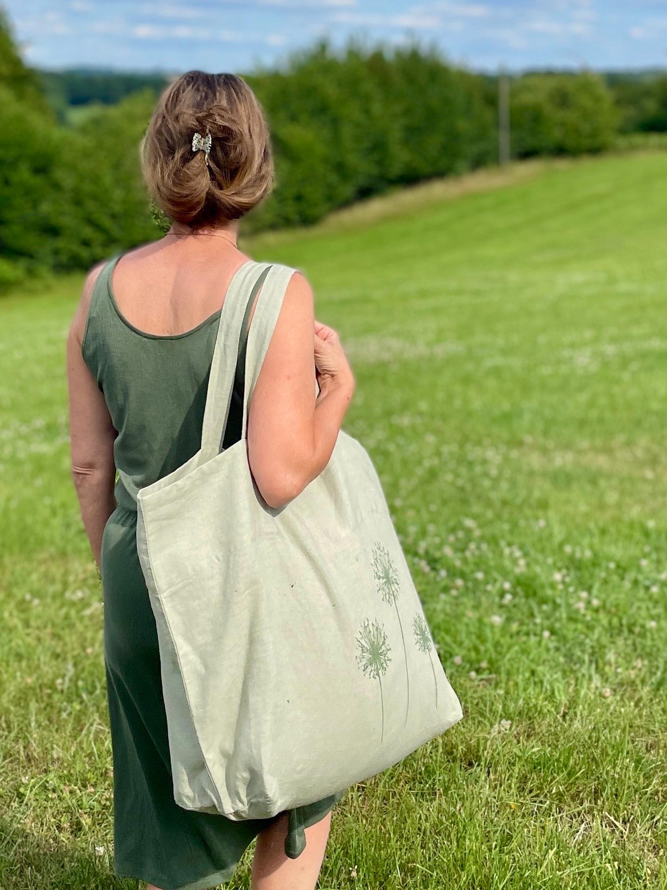 Große Leinentasche in salbeigrün | Handbedruckt im Siebdruck mit Allium / Pusteblumen | nachhaltiger Shopper für den Alltag, Markt & Strand