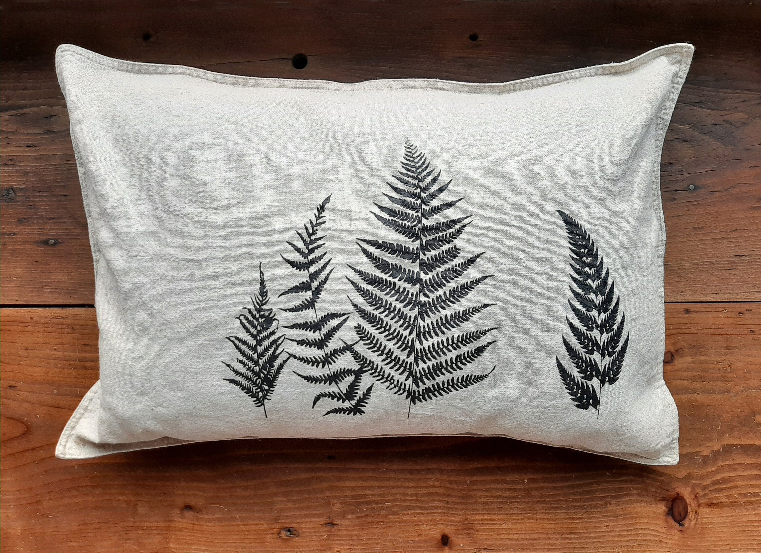 Leinen Kissenbezug handbedruckt mit Farn | Siebdruck |  Skandinavisches Design | Geschenk für Naturliebhaber | Nachhaltige Wohntextilien