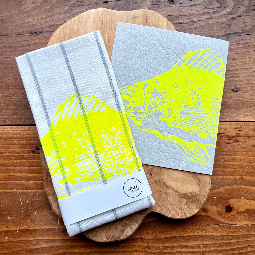 Set Geschirrtuch + Schwammtuch mit Neon-gelbem Fisch, Siebdruck, Neon Trend, Geschenk maritim, moderne Küchen-Deko