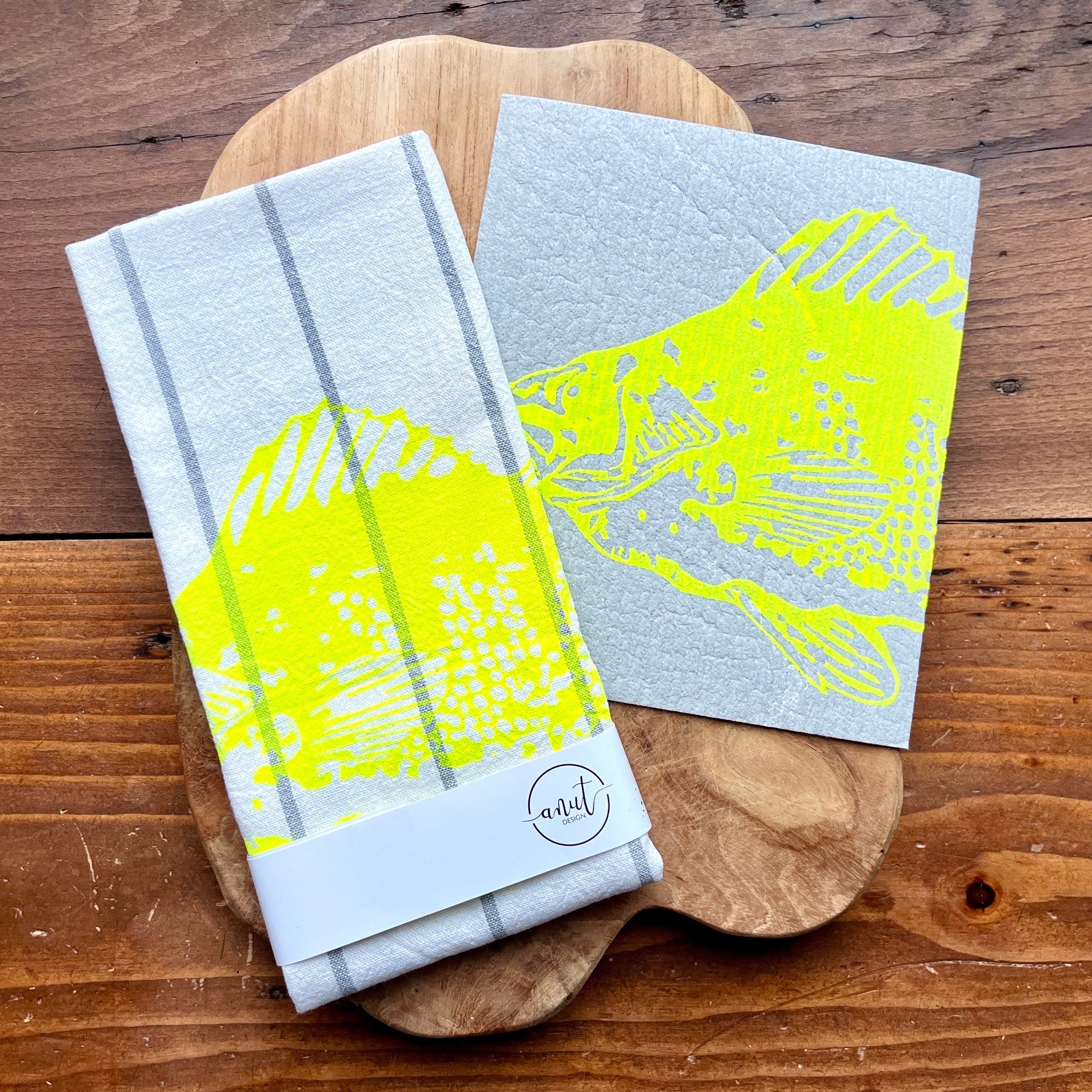 Set Geschirrtuch + Schwammtuch mit Neon-gelbem Fisch, Siebdruck, Neon Trend, Geschenk maritim, moderne Küchen-Deko