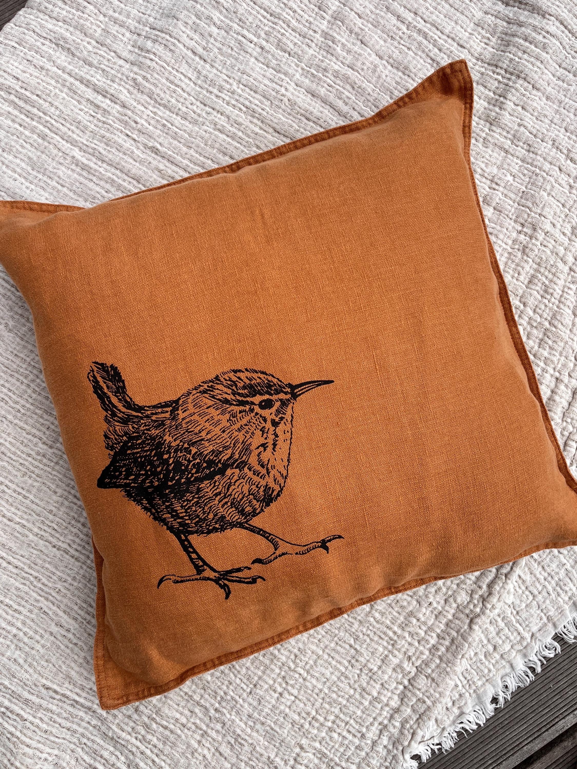 Leinen-Kissenbezug handbedruckt mit Motiv Zaunkönig, Siebdruck Handarbeit, Geschenk für Vogelliebhaber