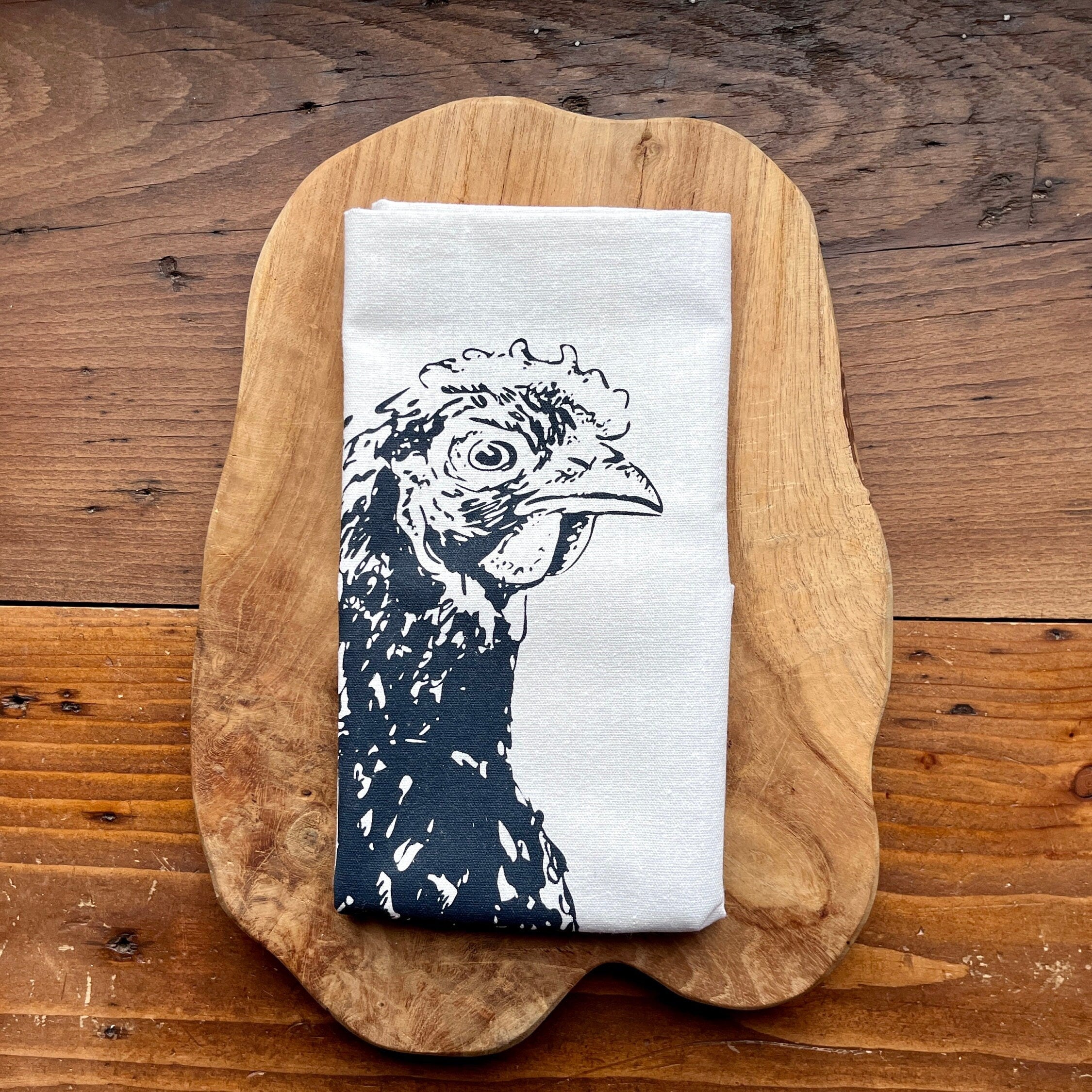 Bedrucktes weißes Geschirrtuch mit Huhn / Henne Motiv, blau / rosa, Siebdruck, Landhaus, Halbleinen,  Frühlings-Deko Küche, Tischläufer