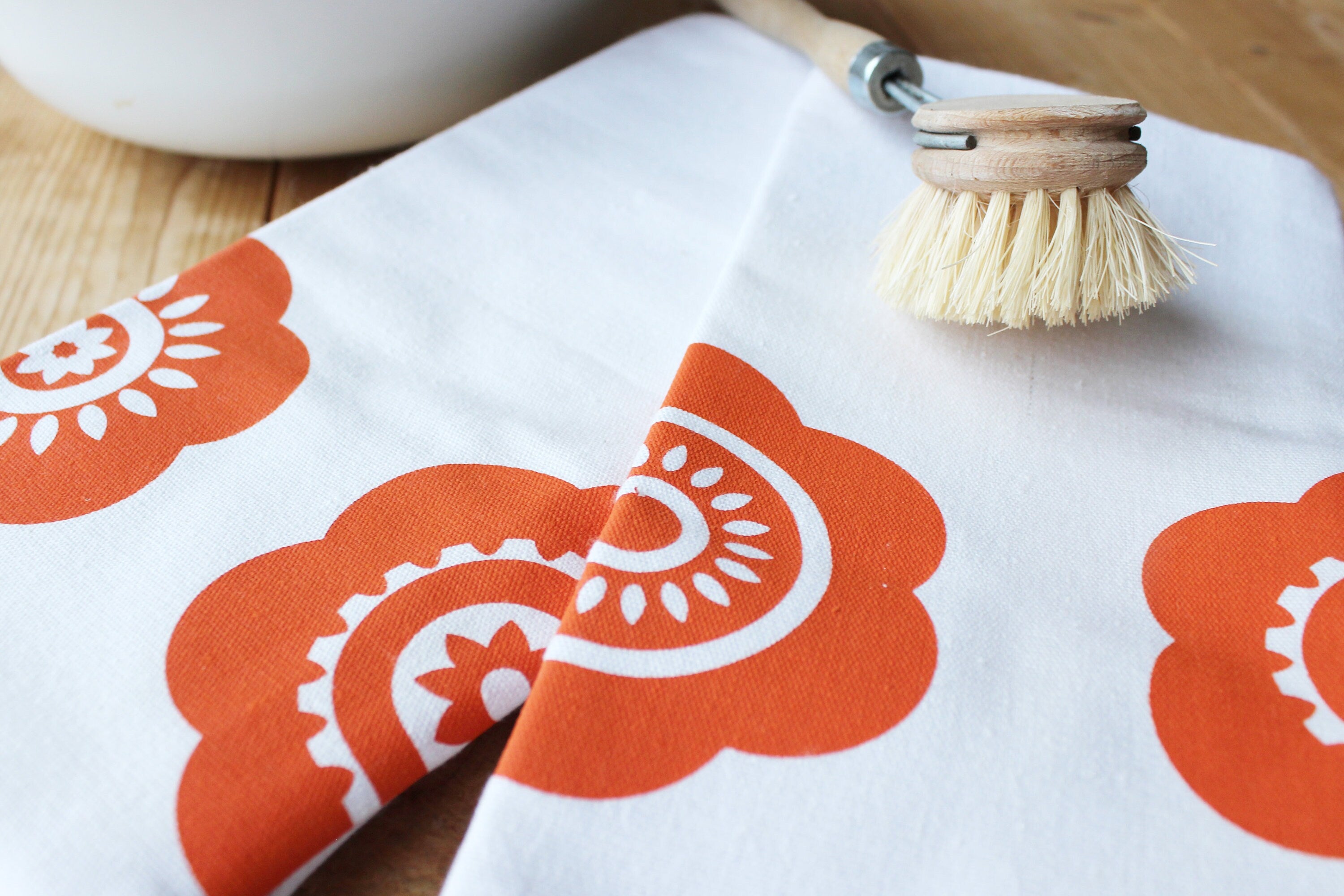 Bedrucktes Geschirrtuch mit Pril-Blumen, orange / weiß, Halbleinen, Siebdruck, Vintage, Tischläufer, Küchentuch Retro, Vintage, 70iger Jahre