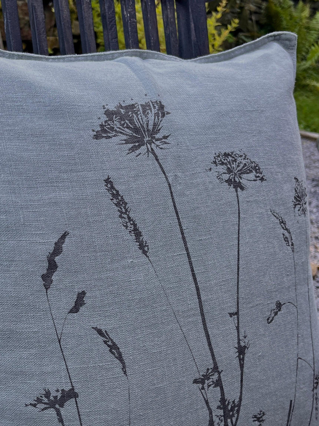 Kissenbezug 100 % Leinen mit Motiv Gräser, Siebdruck Handarbeit, Kissenhülle 50 x 50 cm salbeigrün, Wohndekoration Frühling / Sommer
