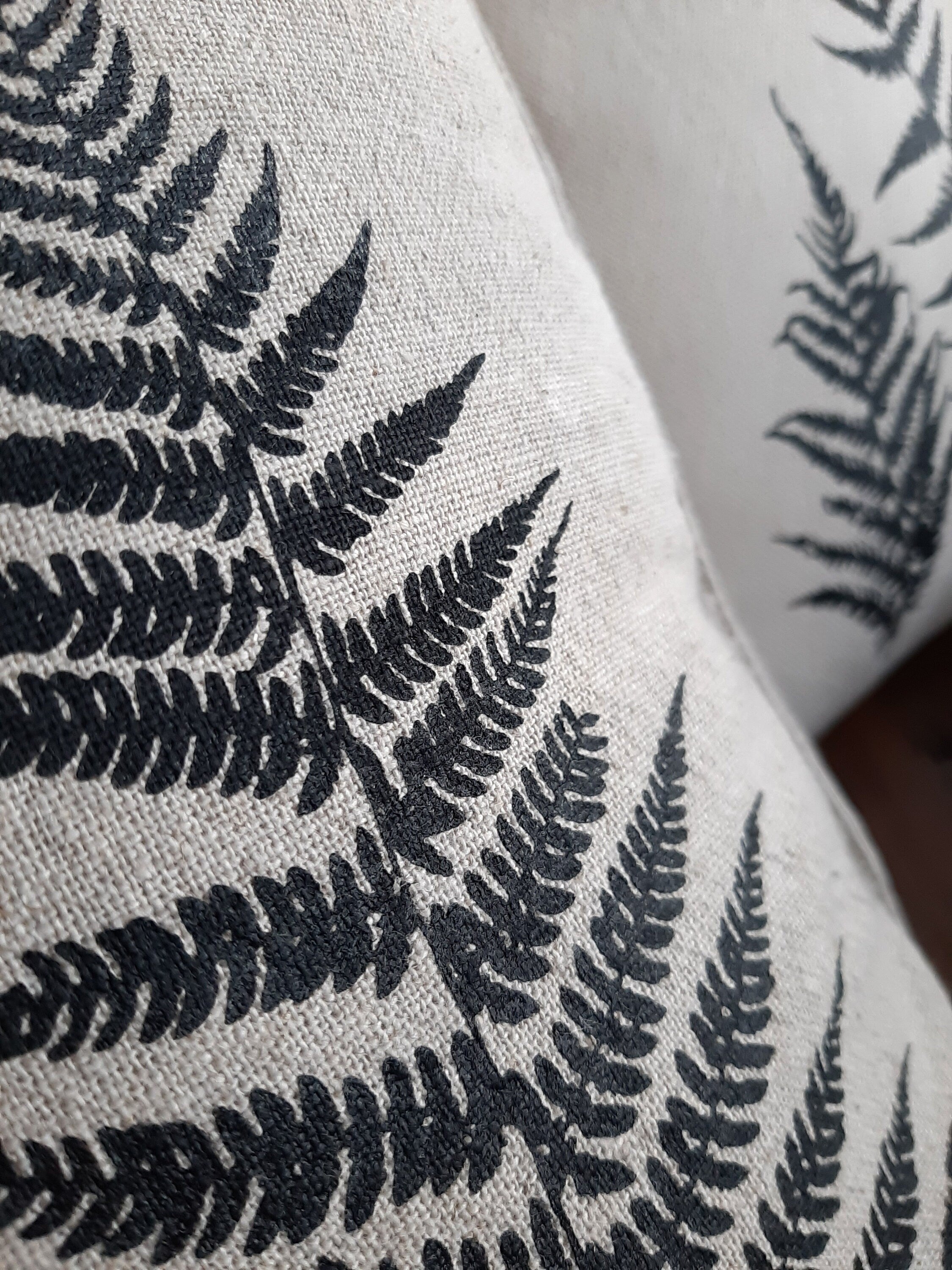 Leinen Kissenbezug handbedruckt mit Farn | Siebdruck |  Skandinavisches Design | Geschenk für Naturliebhaber | Nachhaltige Wohntextilien