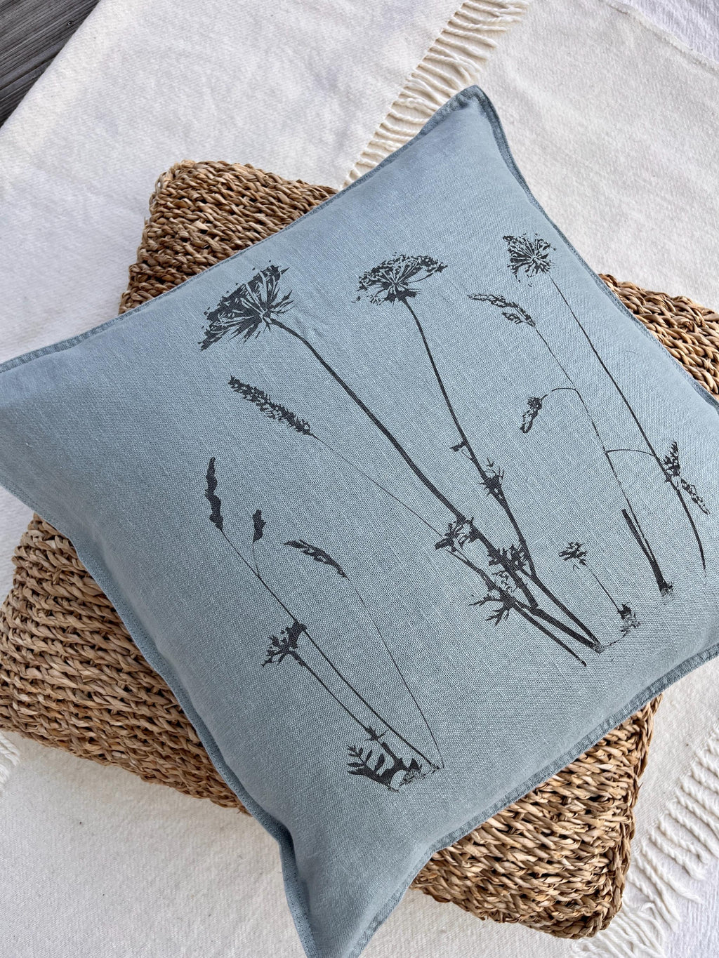 Kissenbezug 100 % Leinen mit Motiv Gräser, Siebdruck Handarbeit, Kissenhülle 50 x 50 cm salbeigrün, Wohndekoration Frühling / Sommer