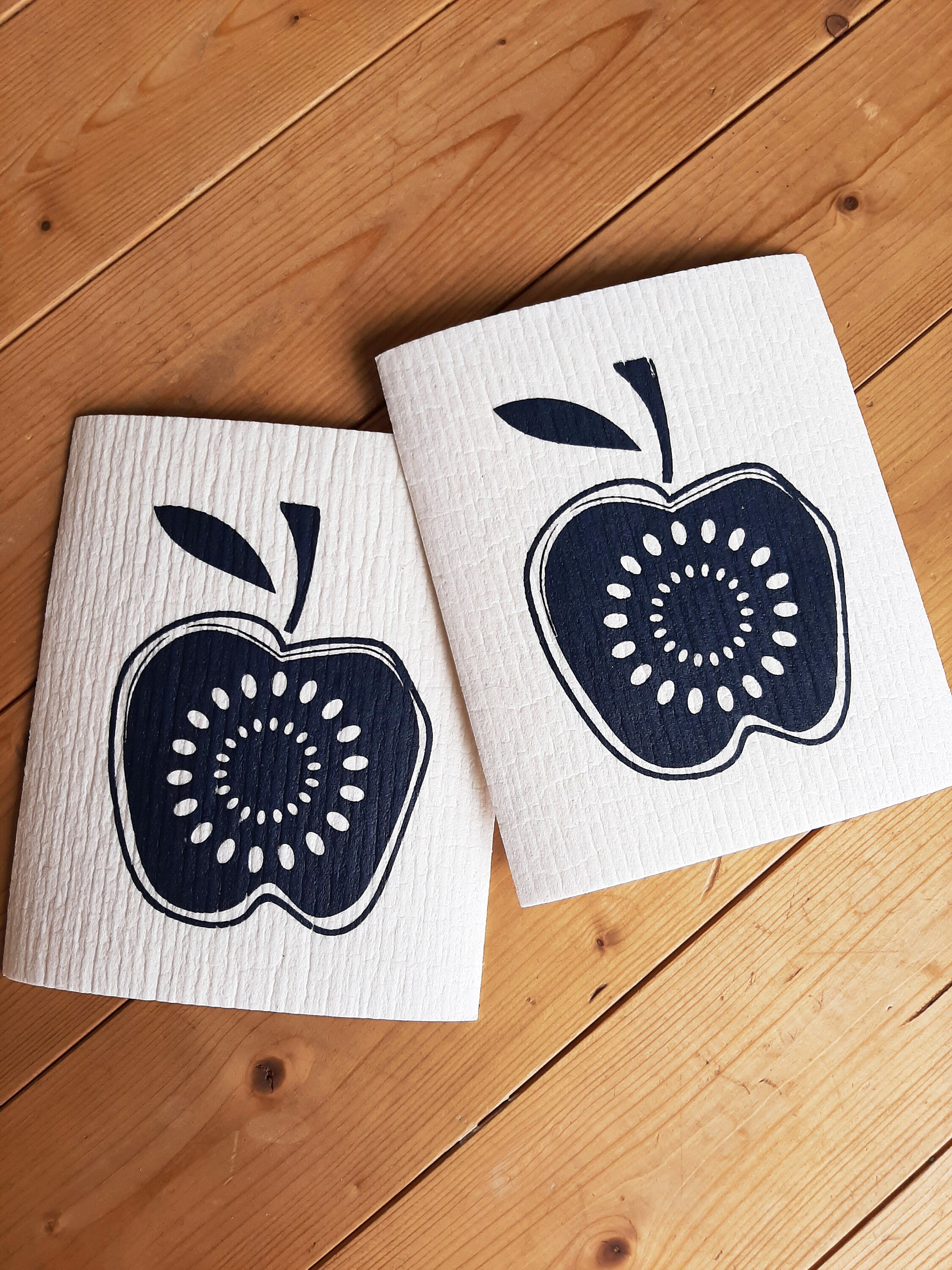 2er Set nachhaltige Schwammtücher mit Motiv Apfel, Siebdruck, veganes, waschbares Spültuch, Geschenk für Vintage-Fan, 70iger Jahre Deko