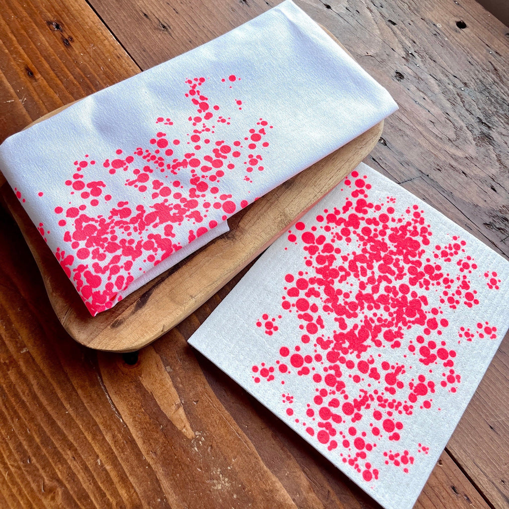 Set Geschirrtuch + Schwammtuch in Neon-rot bedruckt, Siebdruck, Neon Trend, Geschenk für Skandinavien Fan, moderne Küchentücher