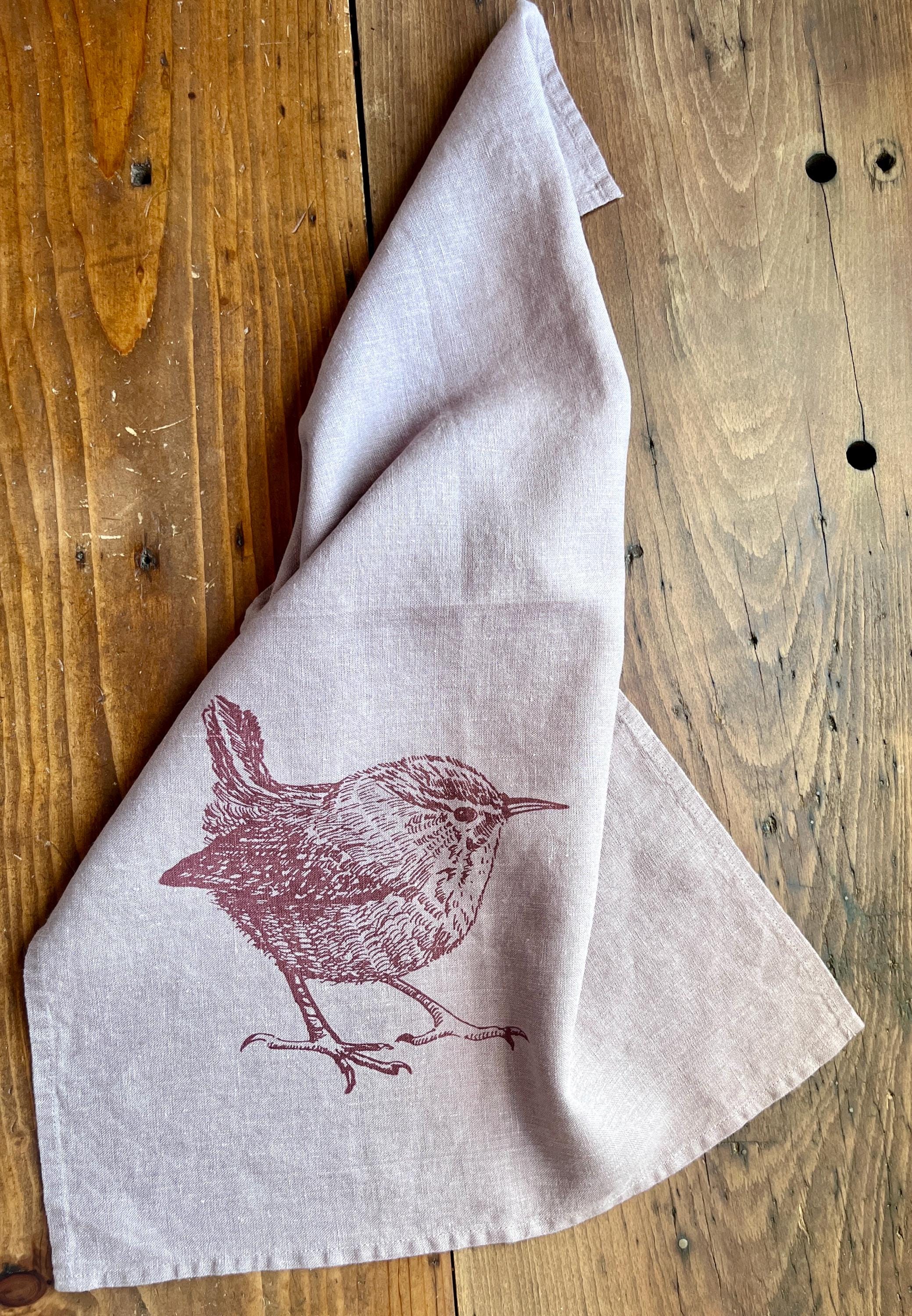 Leinen-Geschirrtuch mit Zaunkönig in taupe / Brombeere, Siebdruck, nachhaltiges, vorgewaschenes Leinen handbedruckt, kleiner Tischläufer