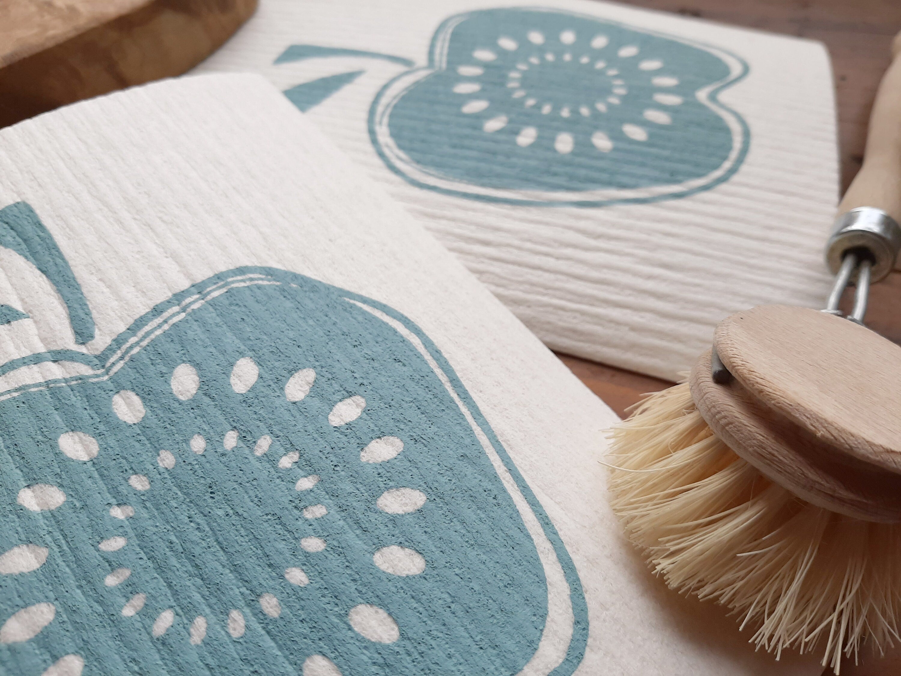 Nachhaltige Schwammtücher mit Apfel-Motiv, Siebdruck, waschbares veganes Spültuch im Retro/Vintage Design, 70iger Jahre Küche