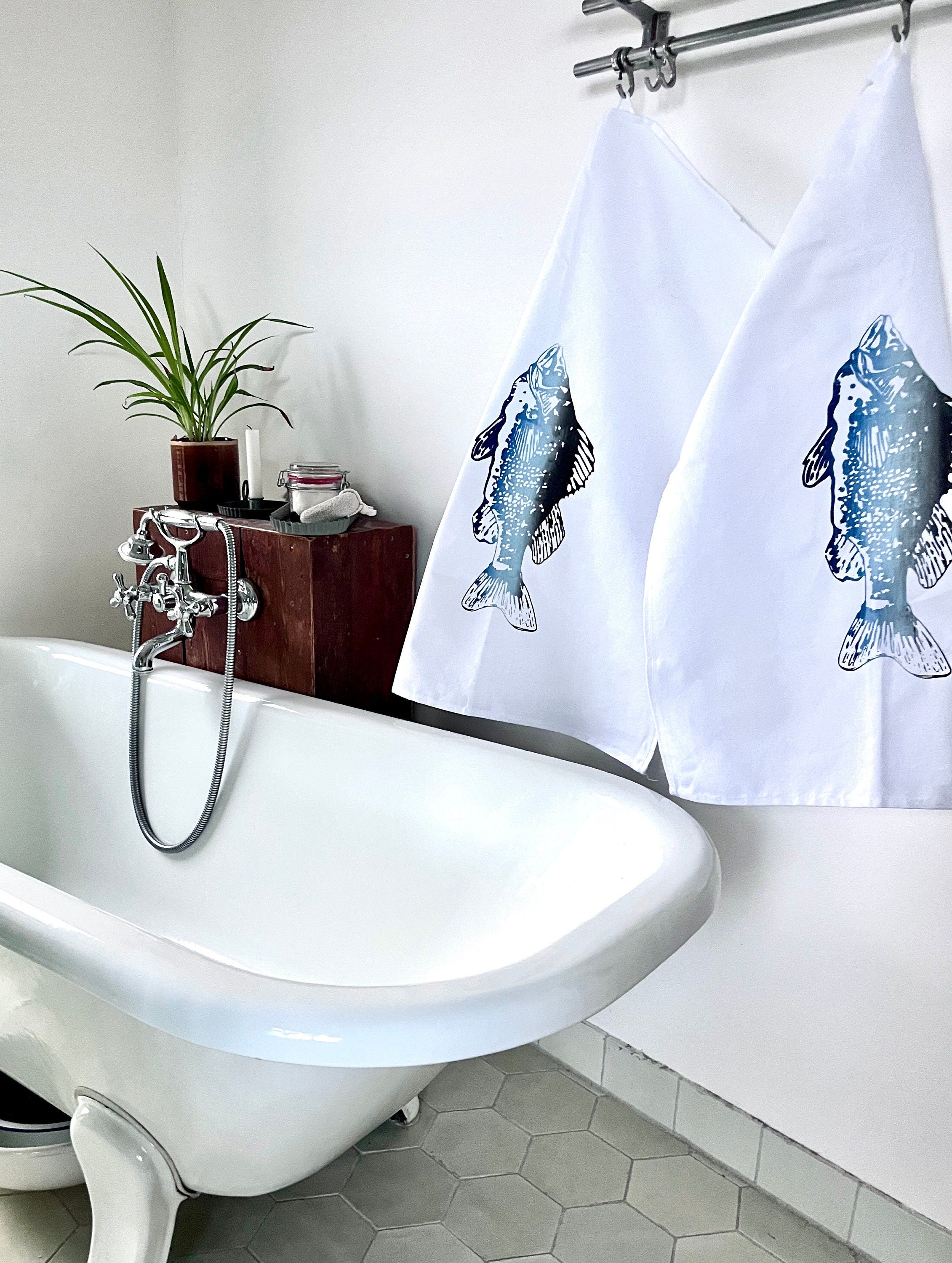 Geschirrtuch mit Fisch-Motiv, blau weiß, Halbleinen, Siebdruck, Tischläufer maritim, Küchentuch Sommer