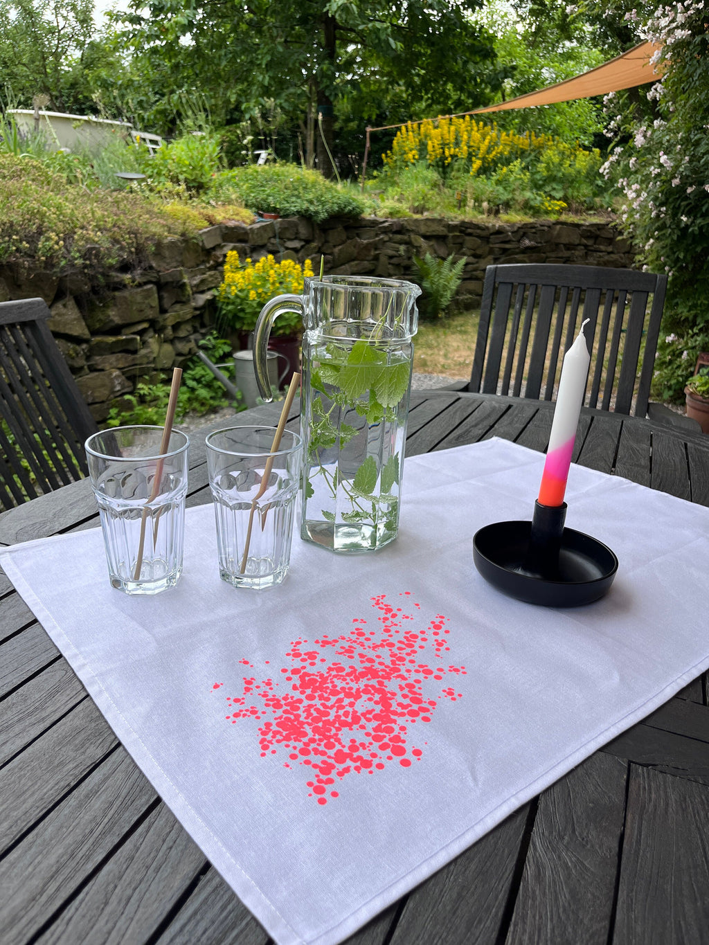 Set Geschirrtuch + Schwammtuch in Neon-rot bedruckt, Siebdruck, Neon Trend, Geschenk für Skandinavien Fan, moderne Küchentücher
