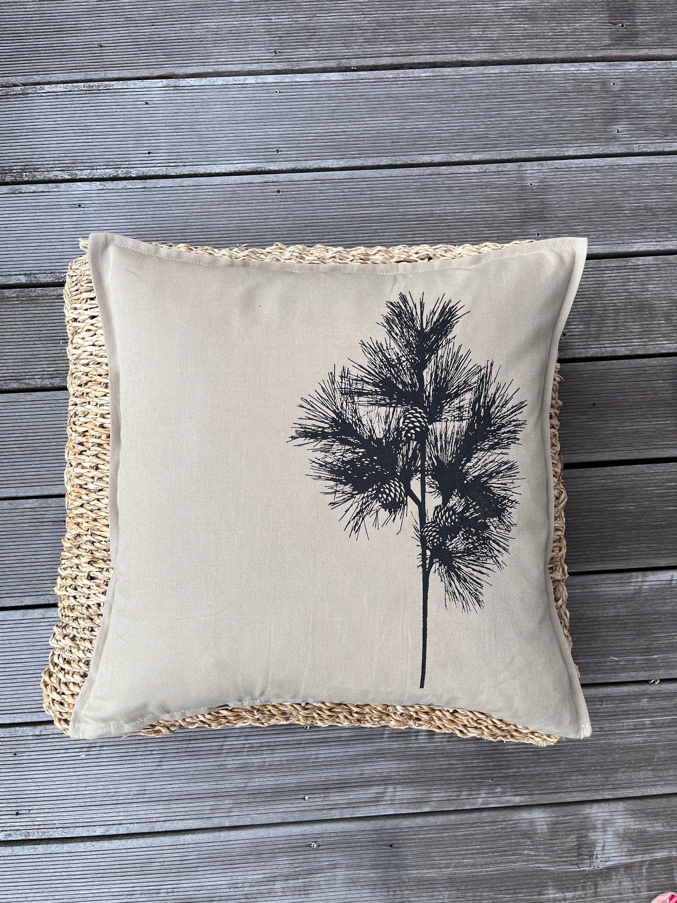 Kissenbezug Baumwolle mit Lärchen-Zweig handbedruckt, Siebdruck Handarbeit, 50 x 50 cm, Dekoration für Wohnzimmer