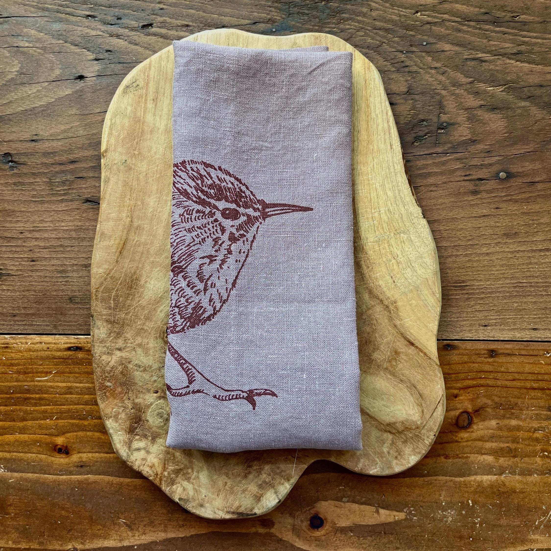 Leinen-Geschirrtuch mit Zaunkönig in taupe / Brombeere, Siebdruck, nachhaltiges, vorgewaschenes Leinen handbedruckt, kleiner Tischläufer