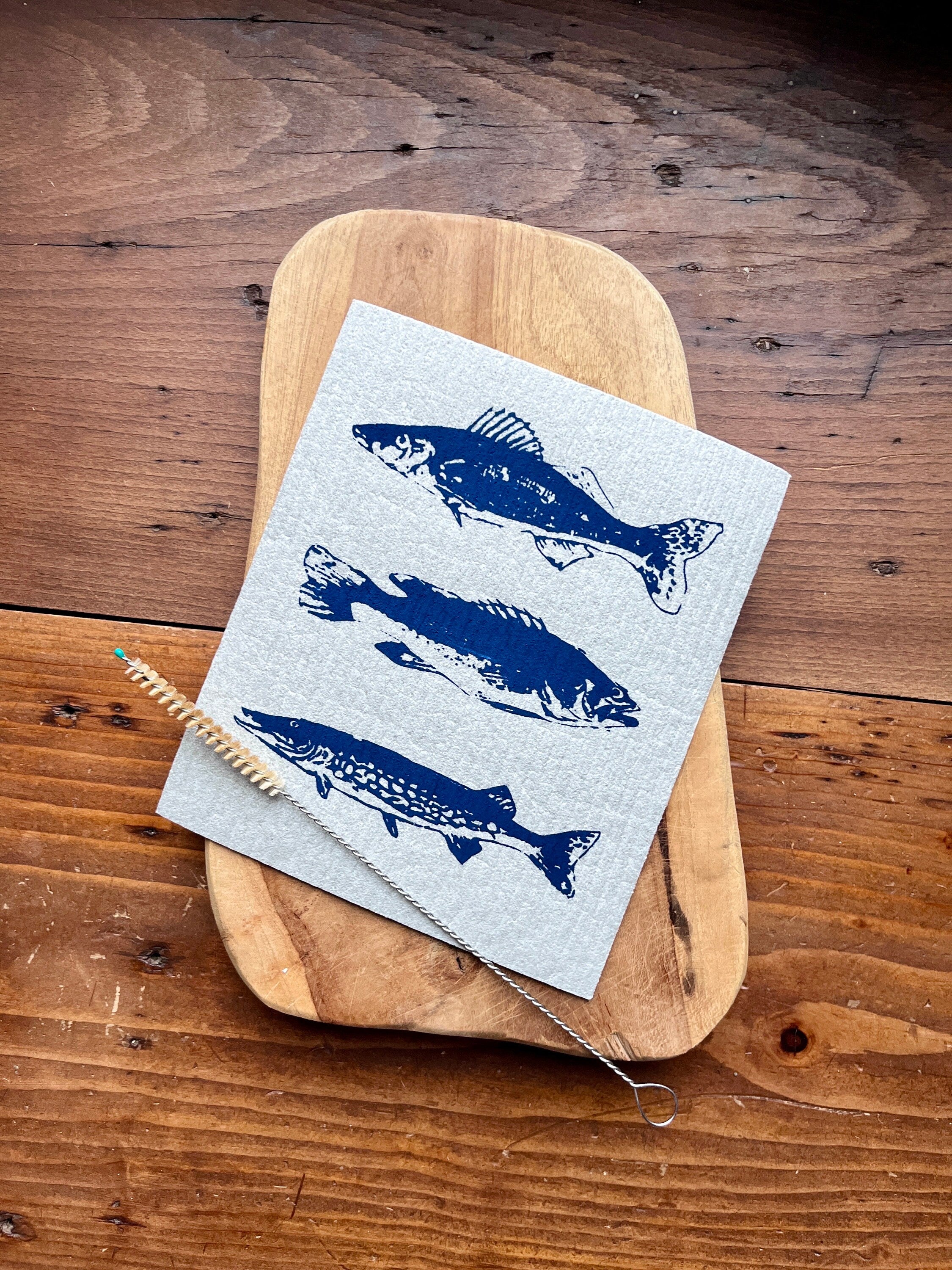 2er Set nachhaltige Schwammtücher mit Fischen, blau / grau, Siebdruck Spültuch vegan, Spülschwamm waschbar, maritime Geschenkidee