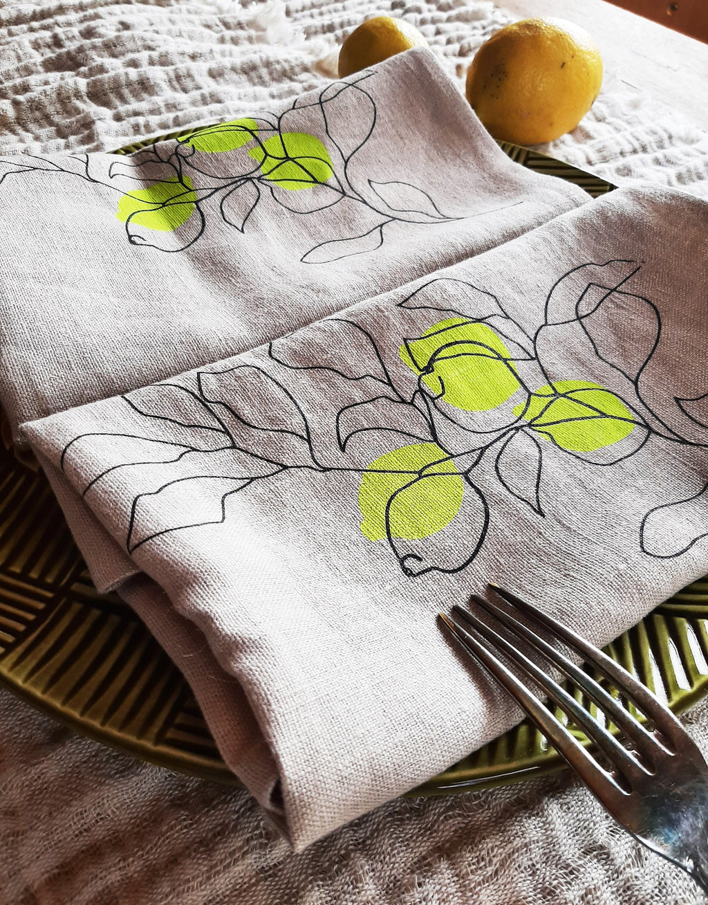 Leinen Stoff-Servietten, natur mit Motiv Zitrone schwarz / neongelb, 2er Set, Siebdruck Unikat, Tischsets Küchentuch, Wohn-Deko beige