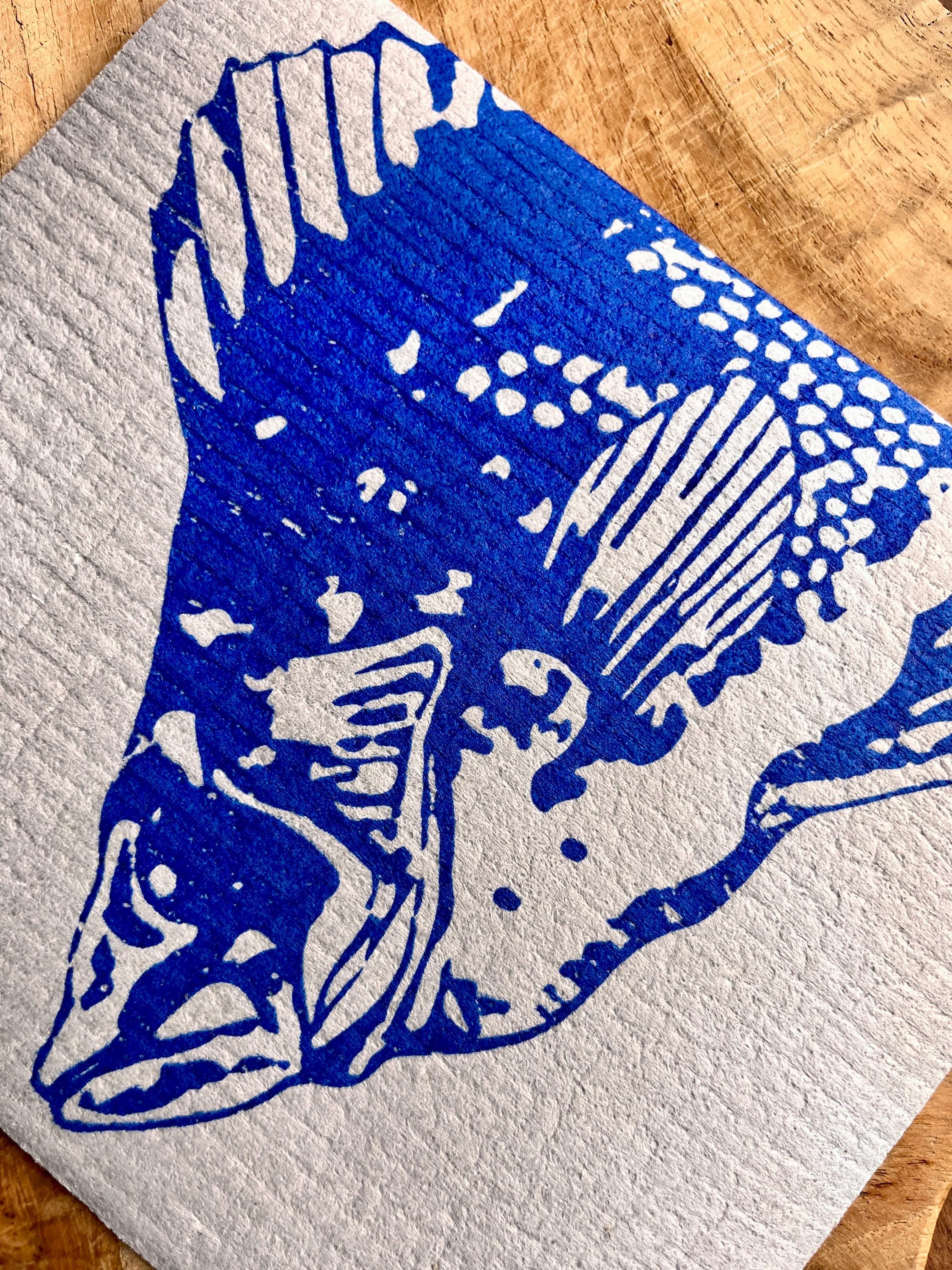 2er Set waschbare Schwammtücher mit Motiv „Karpfen“, ultramarin blau / grau, Siebdruck, Geschenk Küche asiatisch