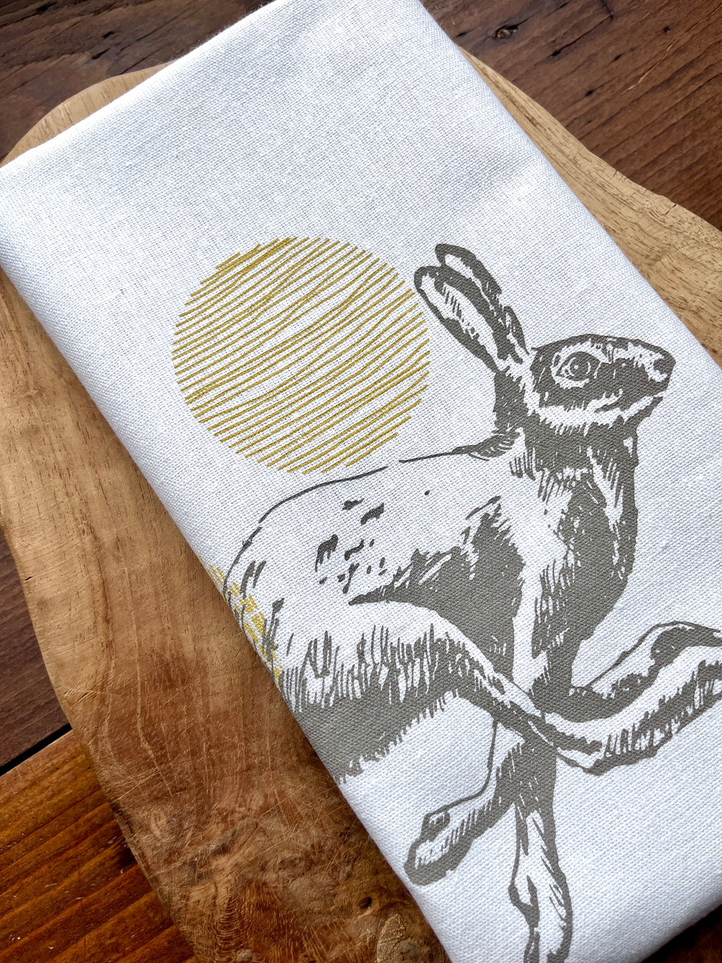 Halbleinen-Geschirrtuch mit Hase  handbedruckt, nachhaltige Osterdeko | Skandinavische Küchentextilien Siebdruck