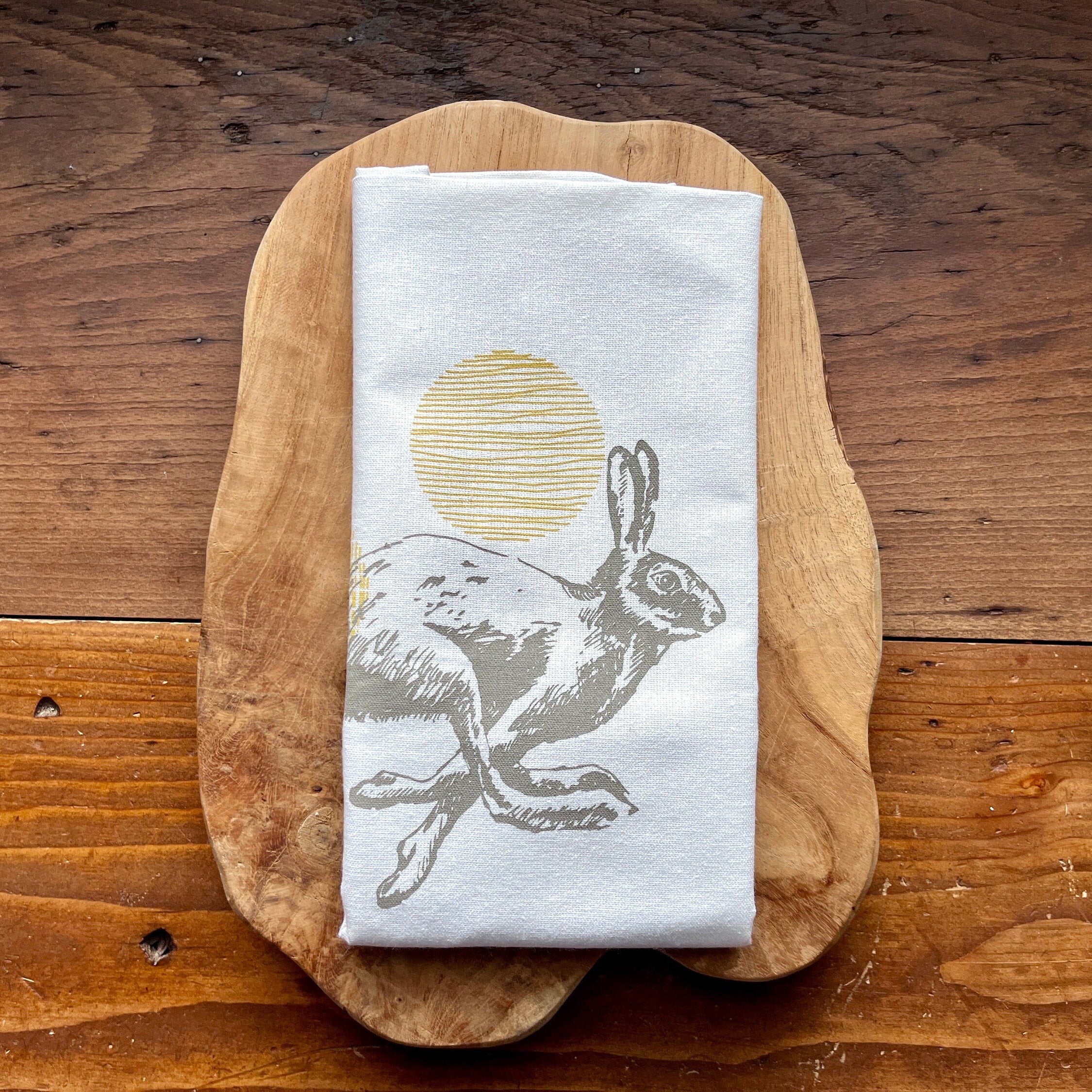 Halbleinen-Geschirrtuch mit Hase  handbedruckt, nachhaltige Osterdeko | Skandinavische Küchentextilien Siebdruck