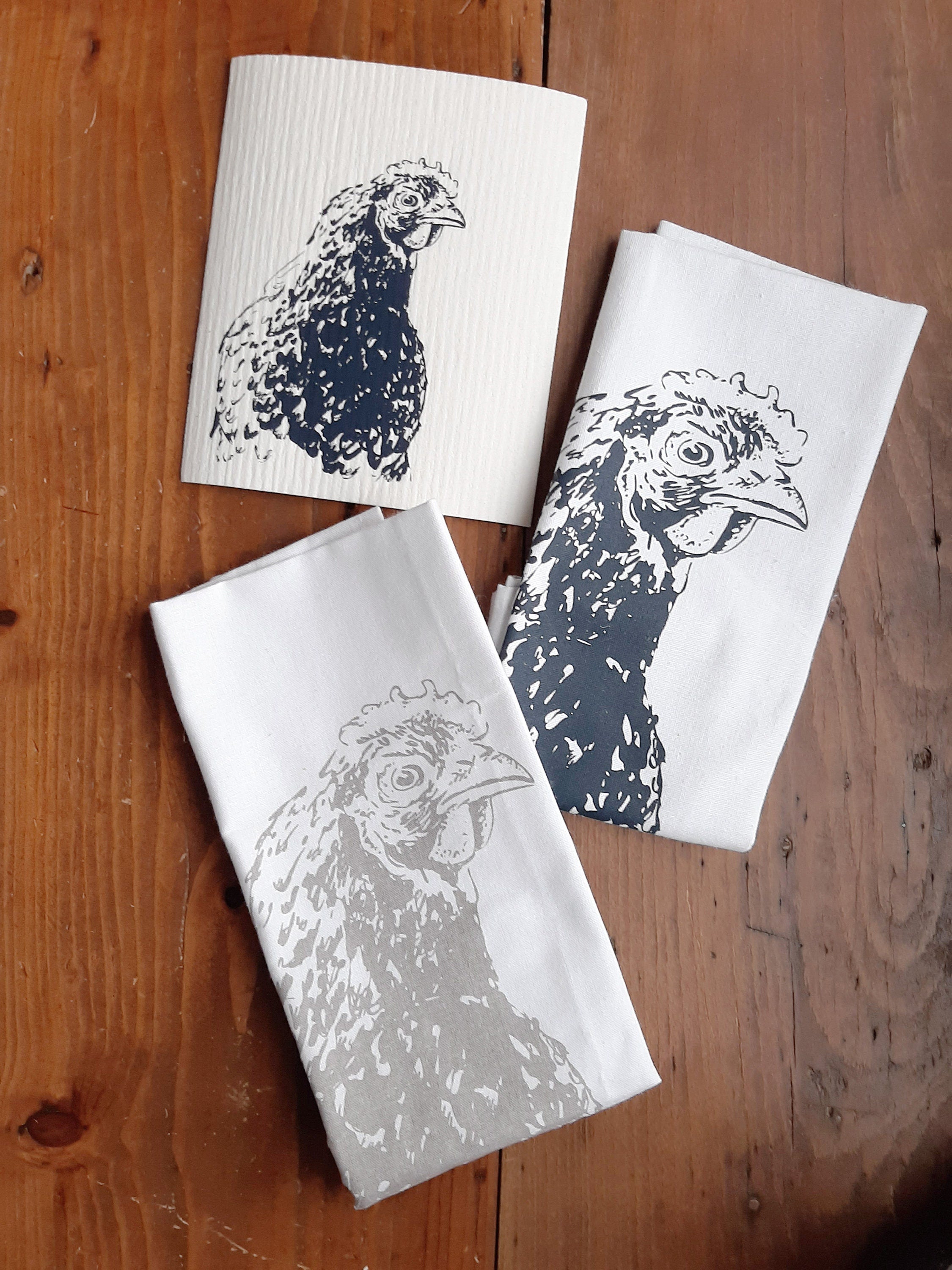 Bedrucktes weißes Geschirrtuch mit Huhn Illustration in grau, Siebdruck Henne, Küchen-Deko, Tischläufer Landhaus, Küchentuch Halbleinen