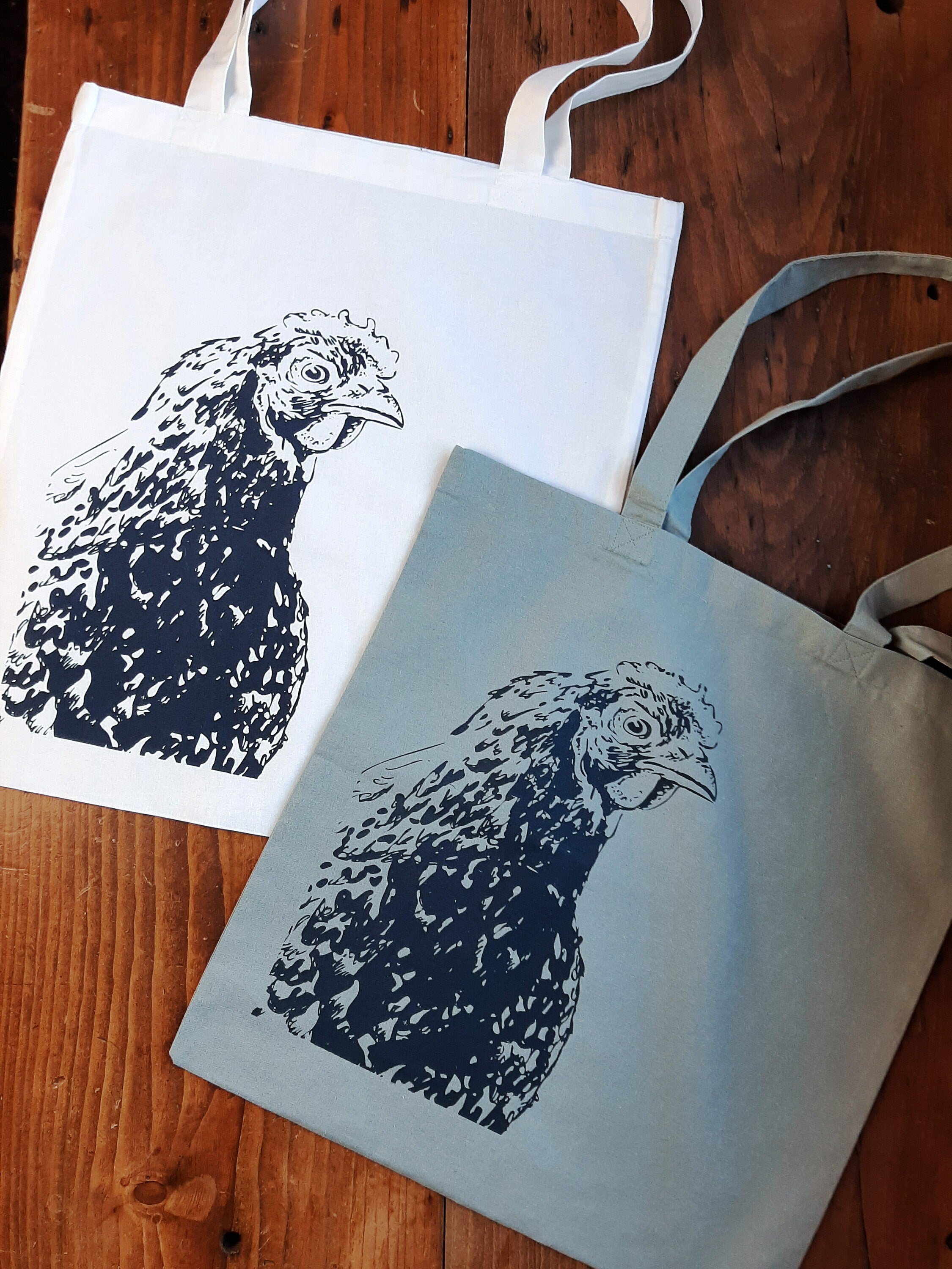 Bedruckte graue Baumwoll-Tragetasche mit Illustration "Huhn /Henne" dunkel-blau, Baumwollbeutel Siebdruck Unikat, nachhaltige Geschenkidee