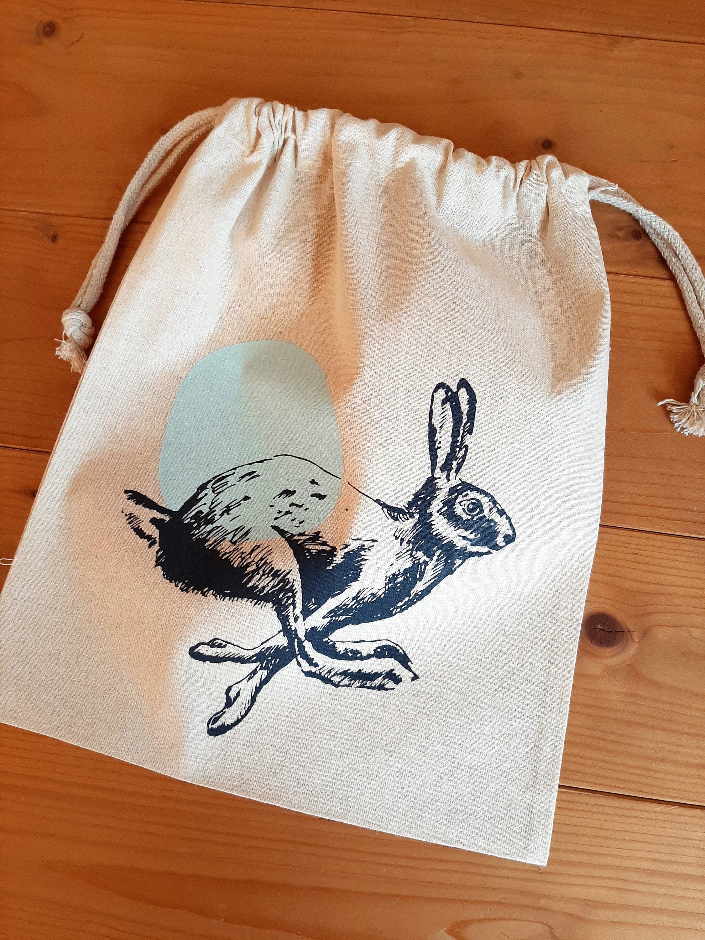 Nachhaltiger Geschenkbeutel "Hase" aus Bio-Baumwolle, Siebdruck Unikat, handbedruckter Beutel, Geschenk-Verpackung Ostern