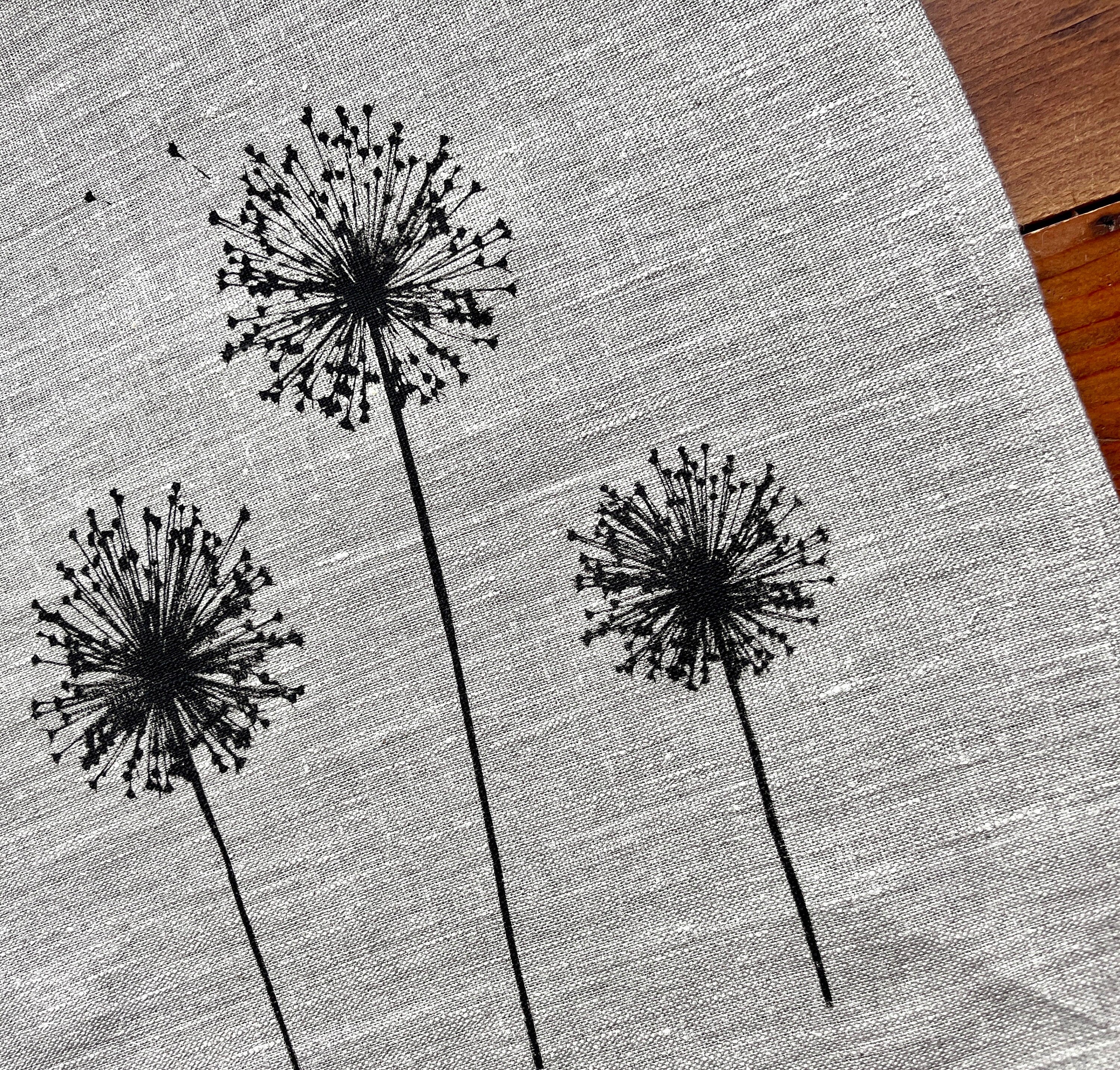 2 Leinen Stoff-Servietten mit Allium-/ Pusteblumen-Motiv handbedruckt, natürliche Tischdeko Leinen, Siebdruck, skandinavischer Wohnstil