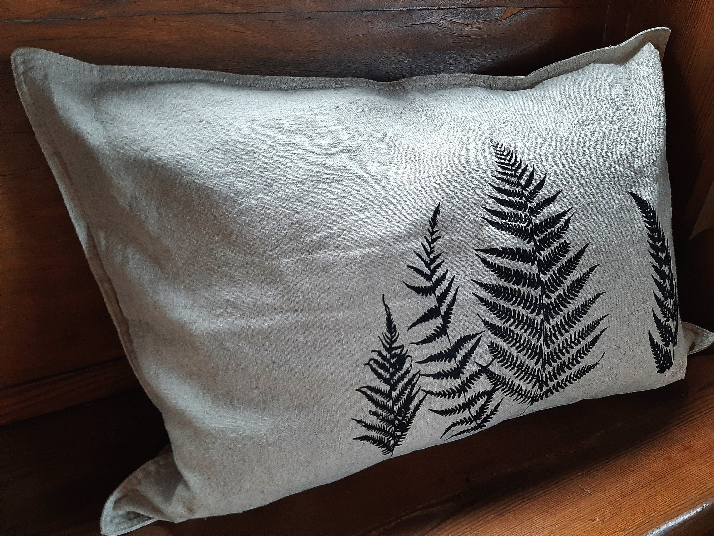 Leinen Kissenbezug handbedruckt mit Farn | Siebdruck |  Skandinavisches Design | Geschenk für Naturliebhaber | Nachhaltige Wohntextilien
