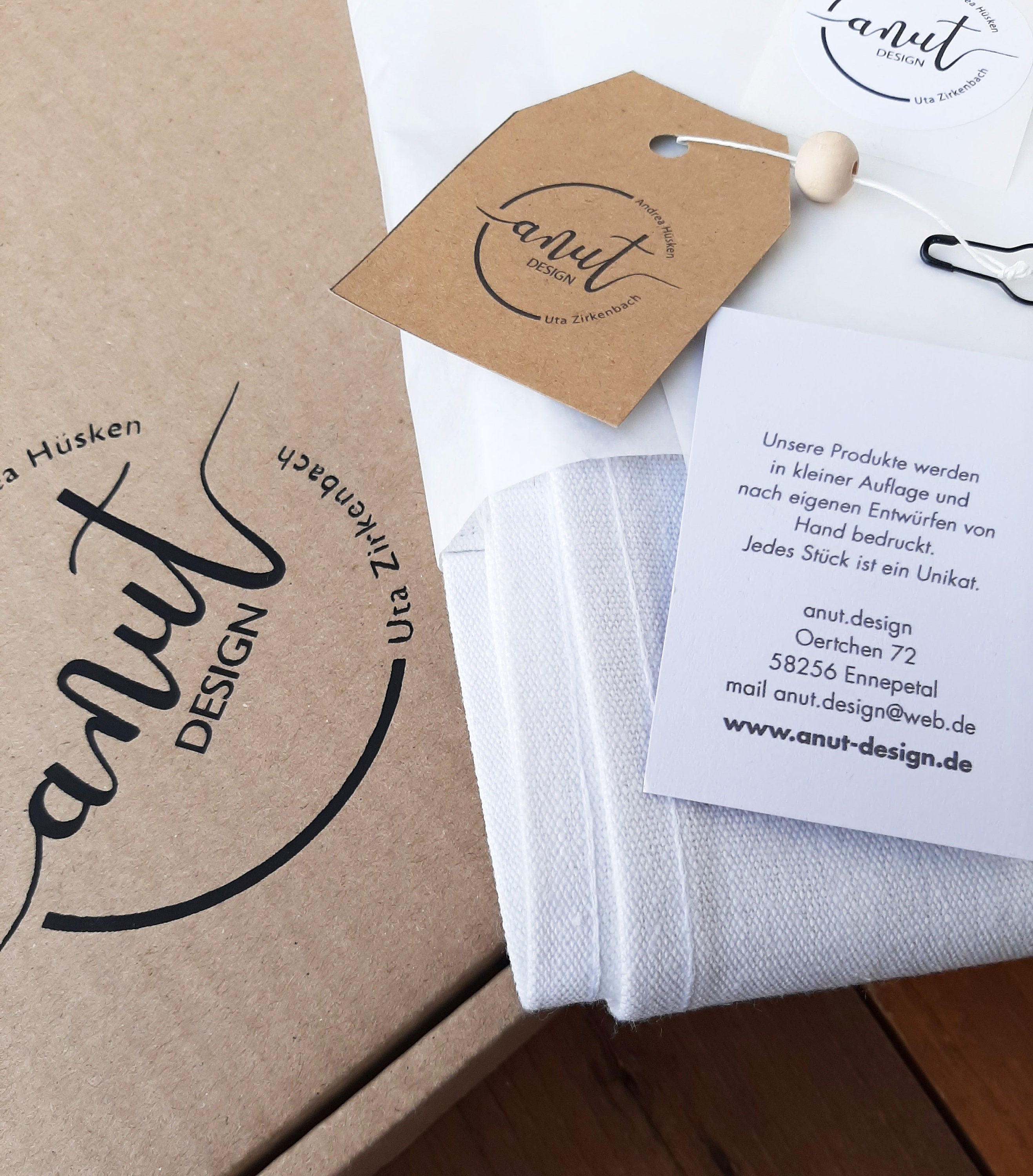 Leinen-Kissenbezug handbedruckt mit Motiv Zaunkönig, Siebdruck Handarbeit, Geschenk für Vogelliebhaber