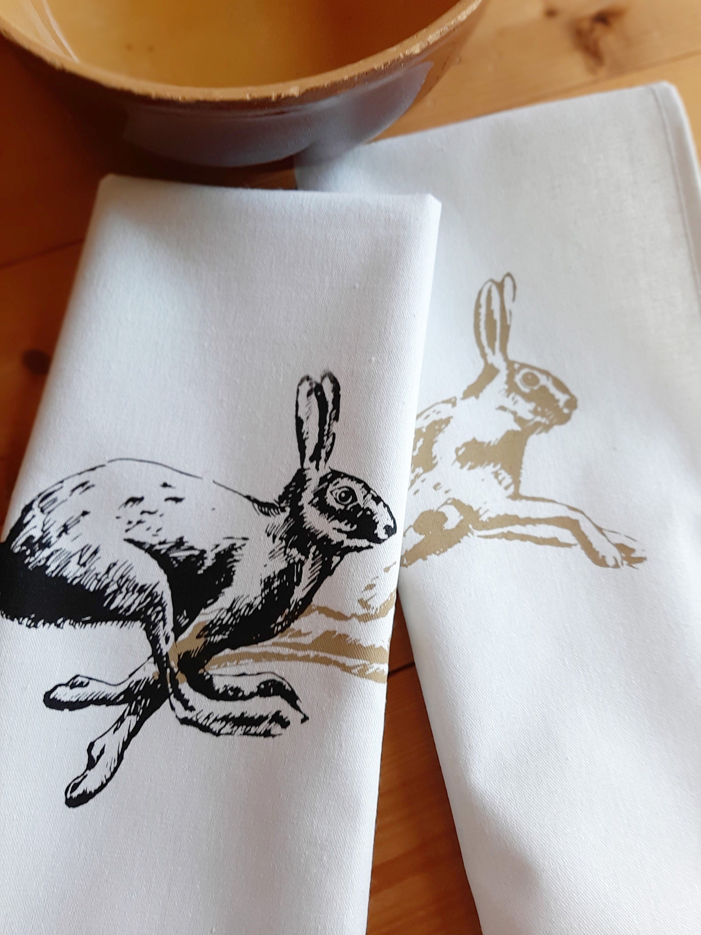 Geschirrtuch Halbleinen mit Hasen, handbedruckt, Tischläufer / Tischdecke Osterdeko, Geschenk Ostern, Küchentuch Siebdruck