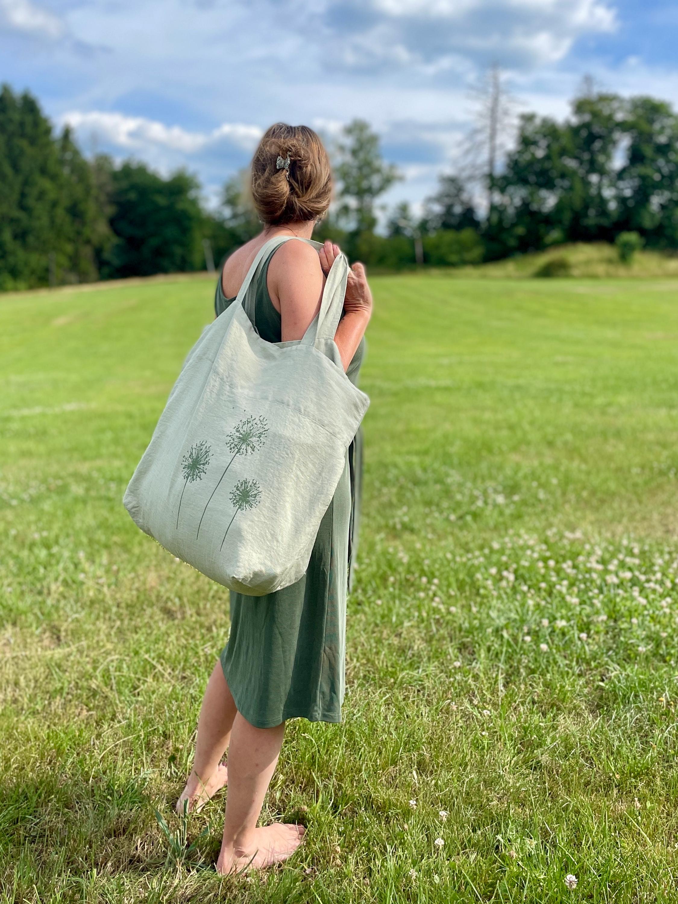 Große Leinentasche in salbeigrün | Handbedruckt im Siebdruck mit Allium / Pusteblumen | nachhaltiger Shopper für den Alltag, Markt & Strand