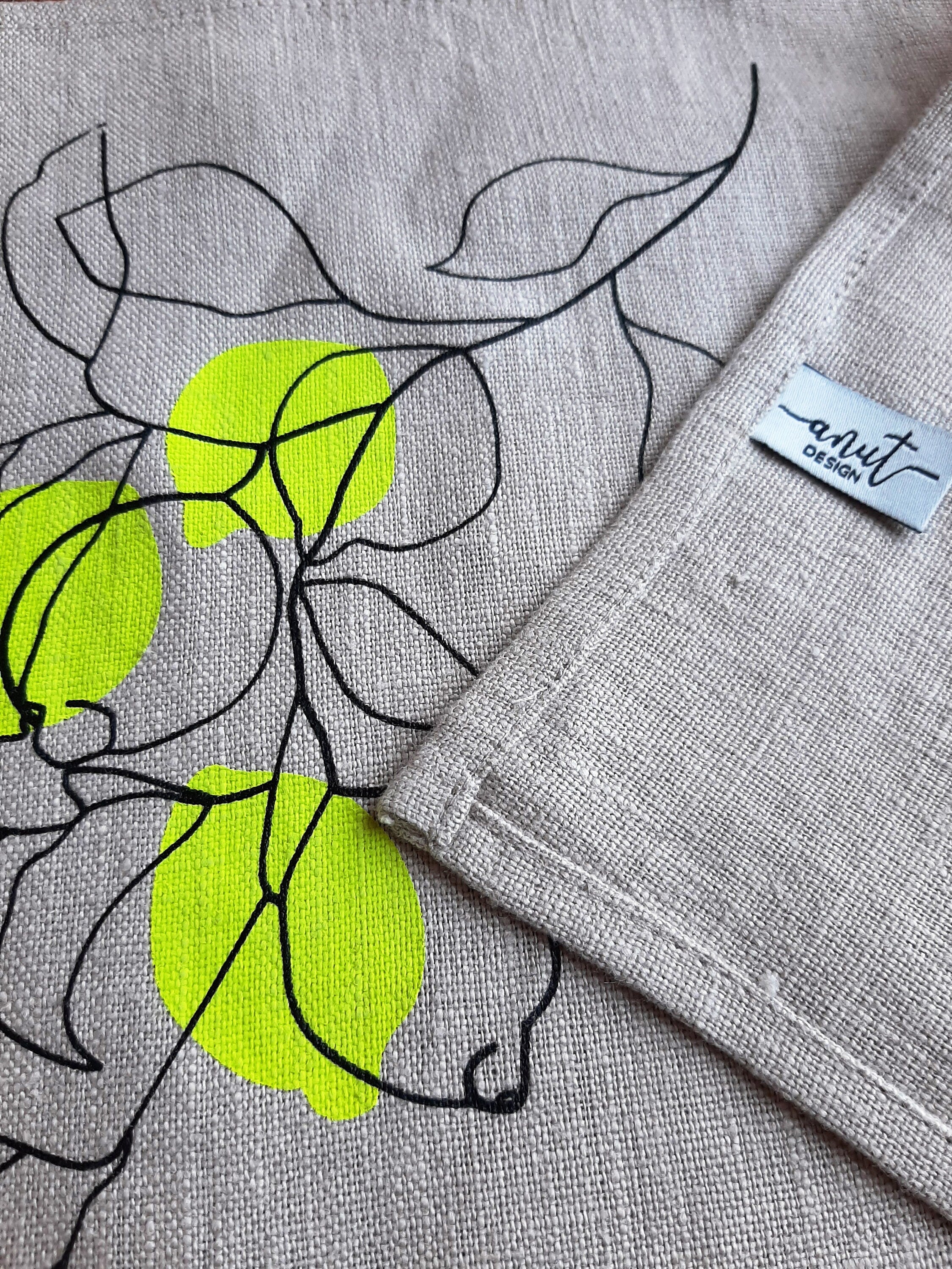 Handbedruckter Leinen-Tischläufer Natur | Zitronen-Motiv in Schwarz & Neongelb | Sommerdeko | Siebdruck | Mediterraner Stil