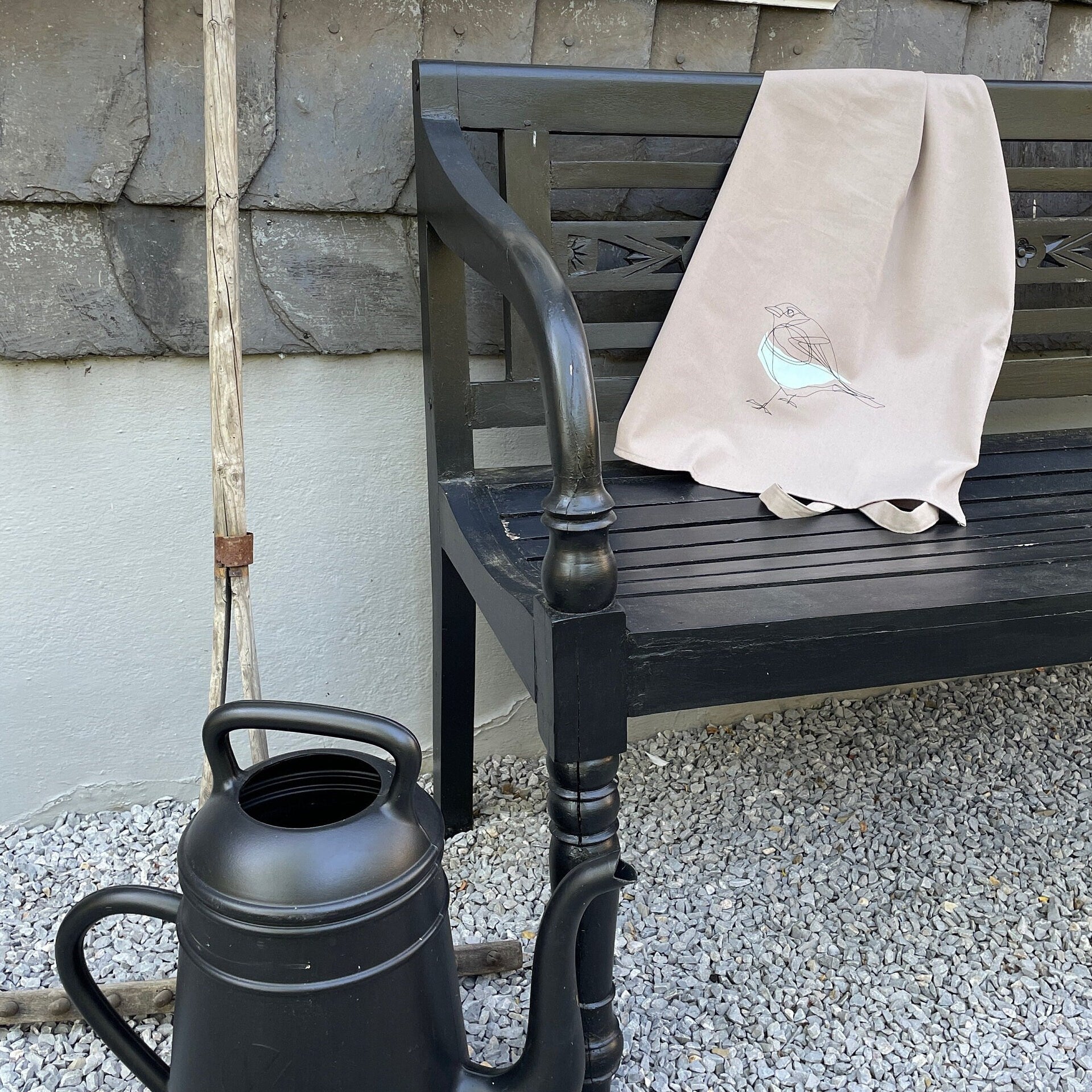 Praktische Gartenschürze aus Bio-Baumwolle mit hohem Latz, handbedruckt mit zartem Vogel, Siebdruck Unikat, Geschenk für Hobby-Gärtner