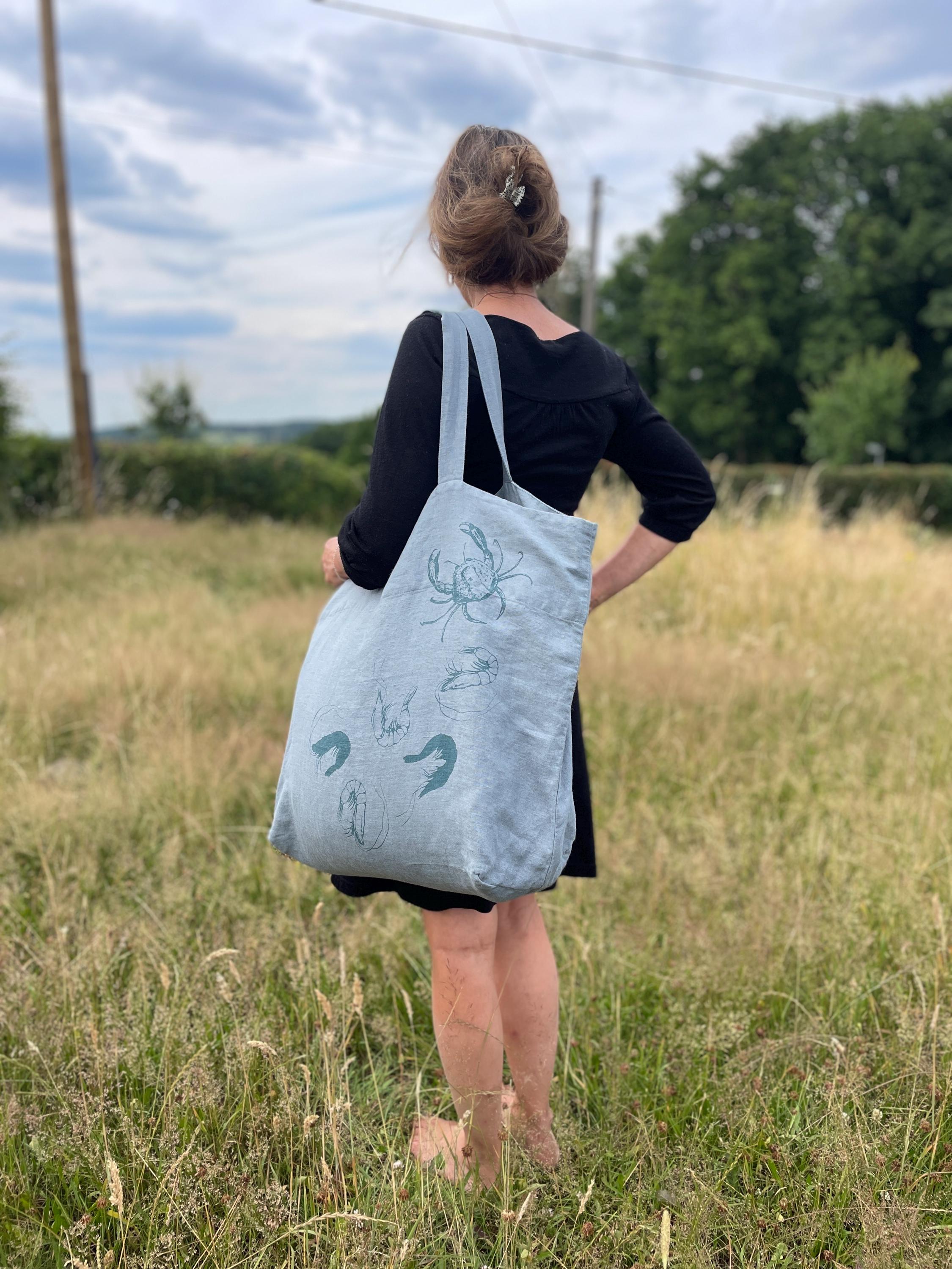 Große Leinentasche blaugrau mit Krabben & Krebsen | handbedruckt mit Siebdruck | Maritime Stofftasche für Einkauf, Stadt und Strand