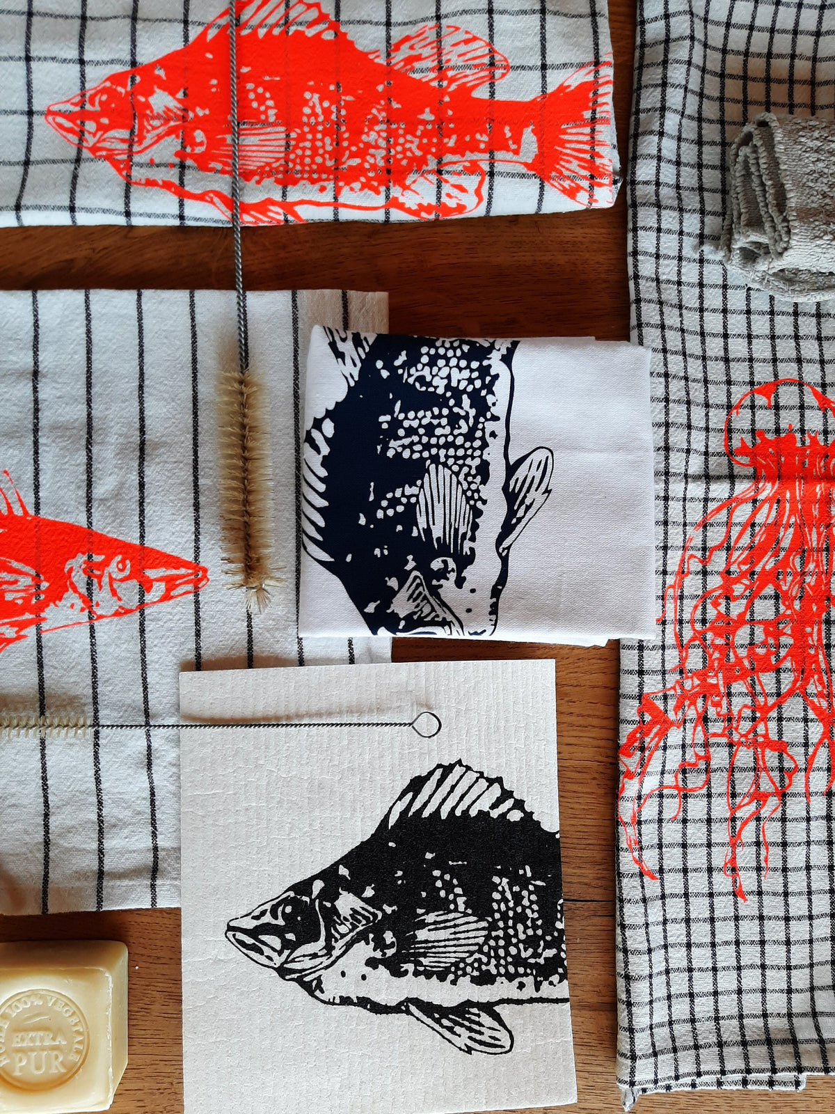 3er Set Geschirrtücher gestreift / kariert handbedruckt mit Neon-Print Motiv Fische & Qualle, Küchentuch Siebdruck maritim