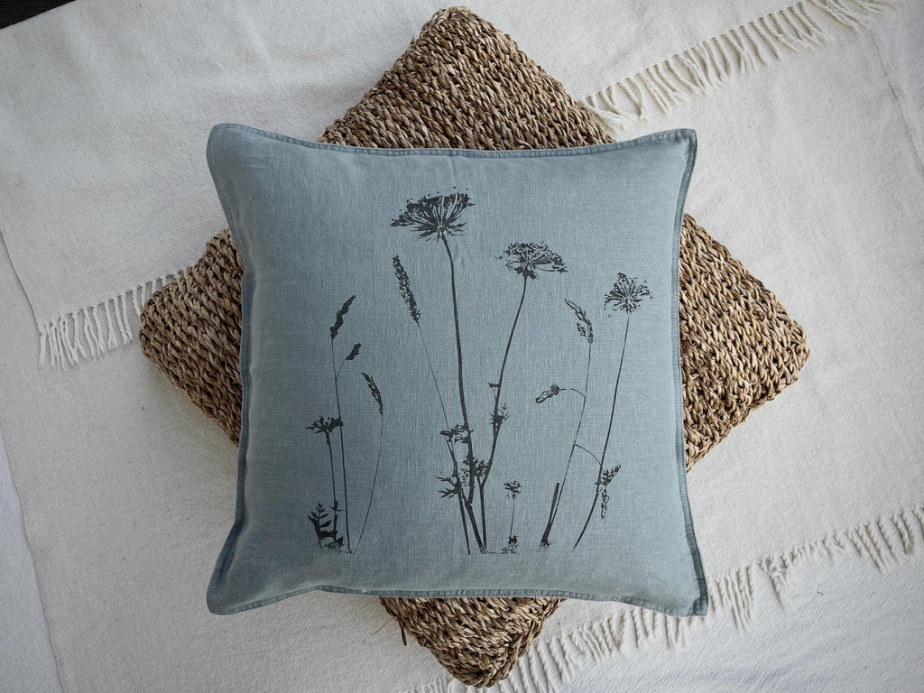 Kissenbezug 100 % Leinen mit Motiv Gräser, Siebdruck Handarbeit, Kissenhülle 50 x 50 cm salbeigrün, Wohndekoration Frühling / Sommer