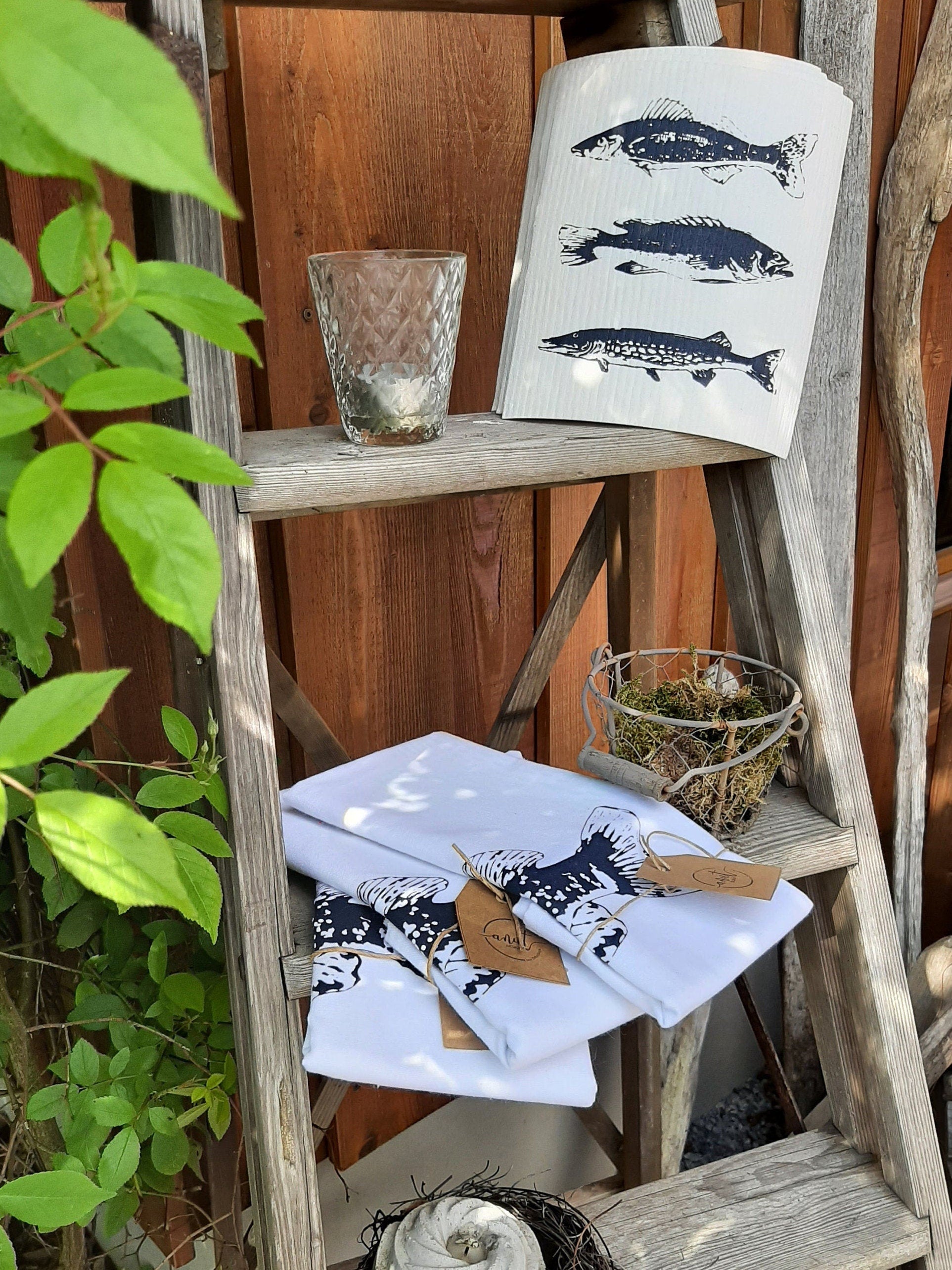 2er Set nachhaltige Schwammtücher mit Fischen, blau / weiß, Siebdruck Spültuch vegan, Spülschwamm waschbar, maritime Geschenkidee