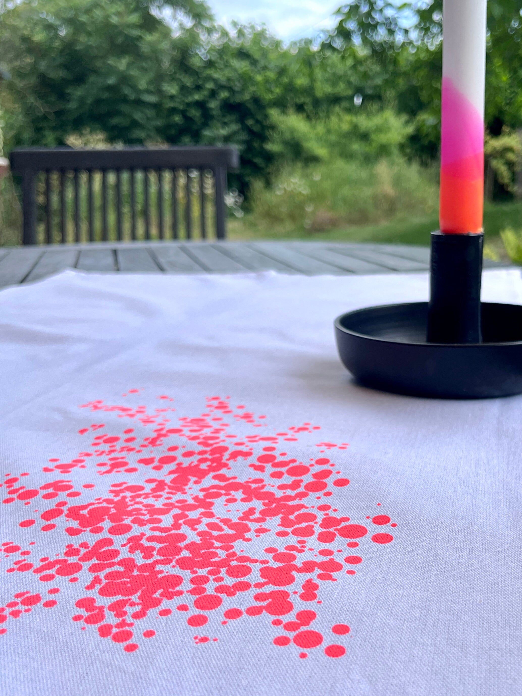 Set Geschirrtuch + Schwammtuch in Neon-rot bedruckt, Siebdruck, Neon Trend, Geschenk für Skandinavien Fan, moderne Küchentücher