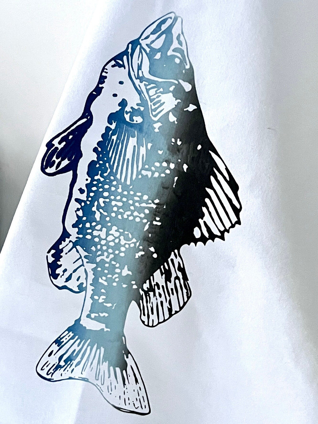 Geschirrtuch mit Fisch-Motiv, blau weiß, Halbleinen, Siebdruck, Tischläufer maritim, Küchentuch Sommer