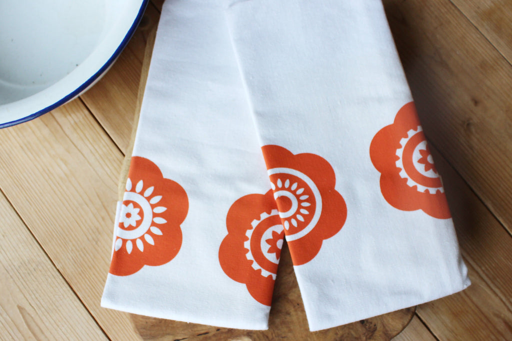 Bedrucktes Geschirrtuch mit Pril-Blumen, orange / weiß, Halbleinen, Siebdruck, Vintage, Tischläufer, Küchentuch Retro, Vintage, 70iger Jahre