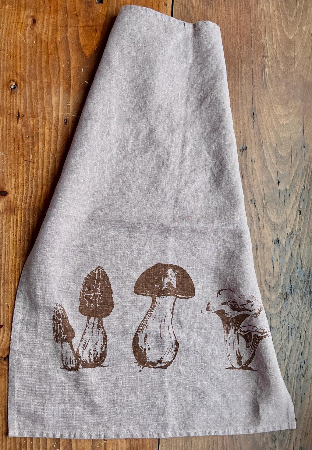 Leinen-Geschirrtuch „Pilze“ Farbe Brombeere, Siebdruck, nachhaltiges, vorgewaschenes Leinen von Hand bedruckt, Küchenhandtuch Herbst-Motiv